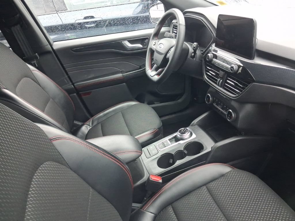 Used 2025 Ford Escape ST-Line AWD/4WD image 5