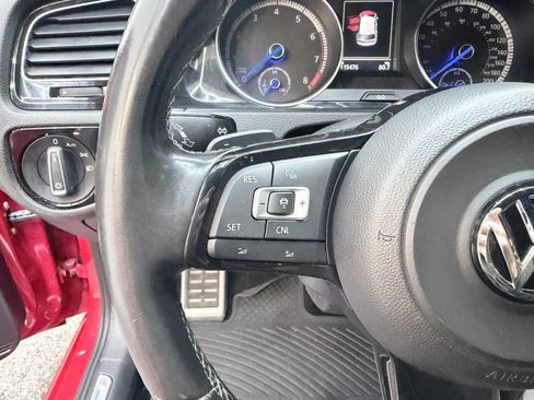 Used 2016 Volkswagen Golf 4-Door image 16