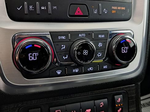 Used 2017 GMC Acadia Limited SLT image 19