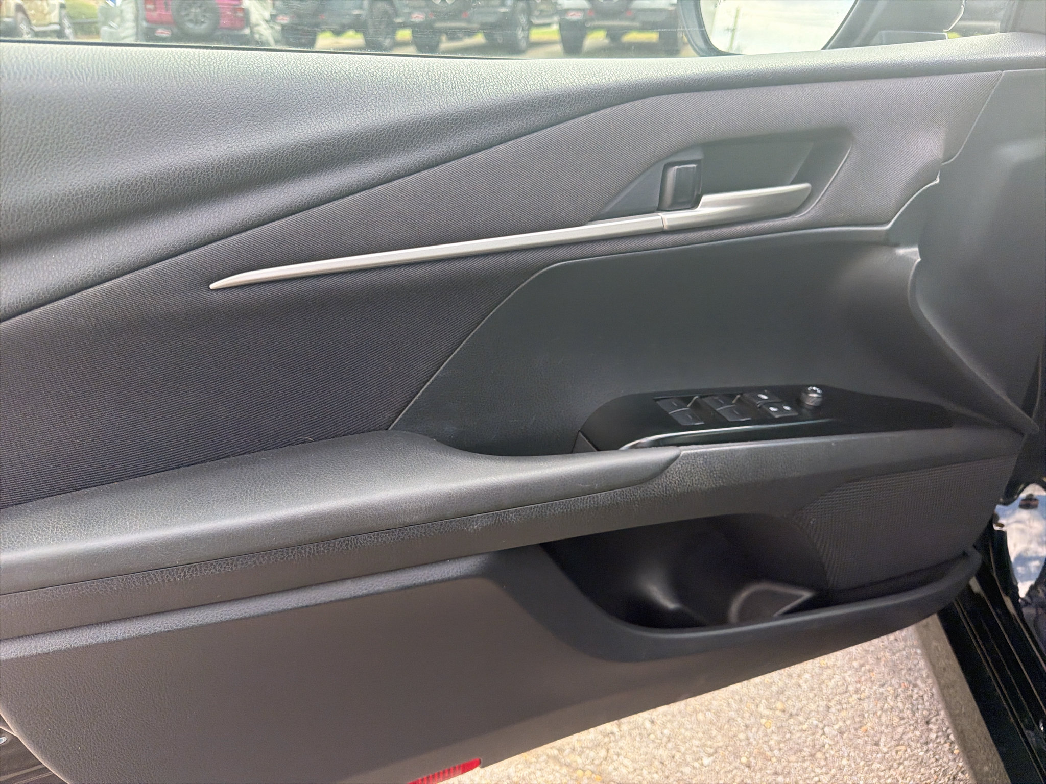 Used 2025 Toyota Camry LE FWD image 13