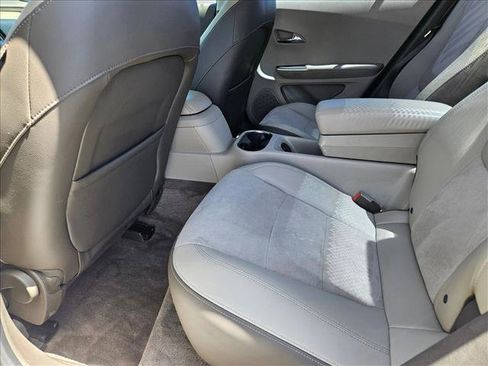 Used 2015 Chevrolet Volt Premium w/ Premium Trim Package FWD image 17