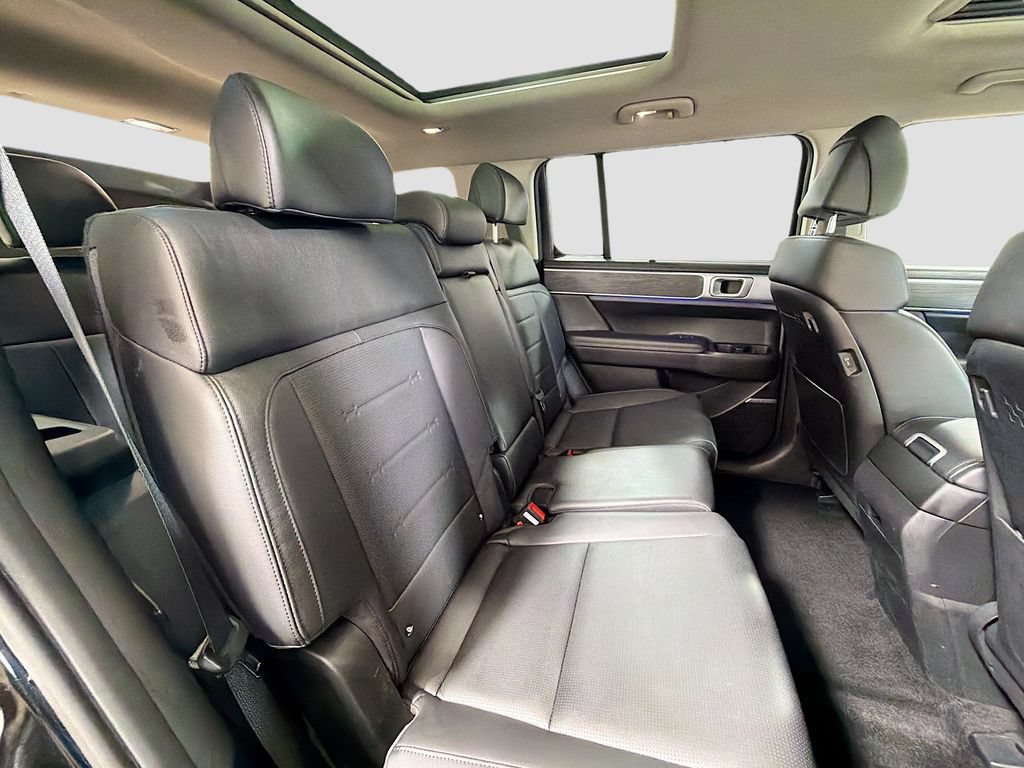 Used 2024 Hyundai Santa Fe Limited AWD/4WD image 31