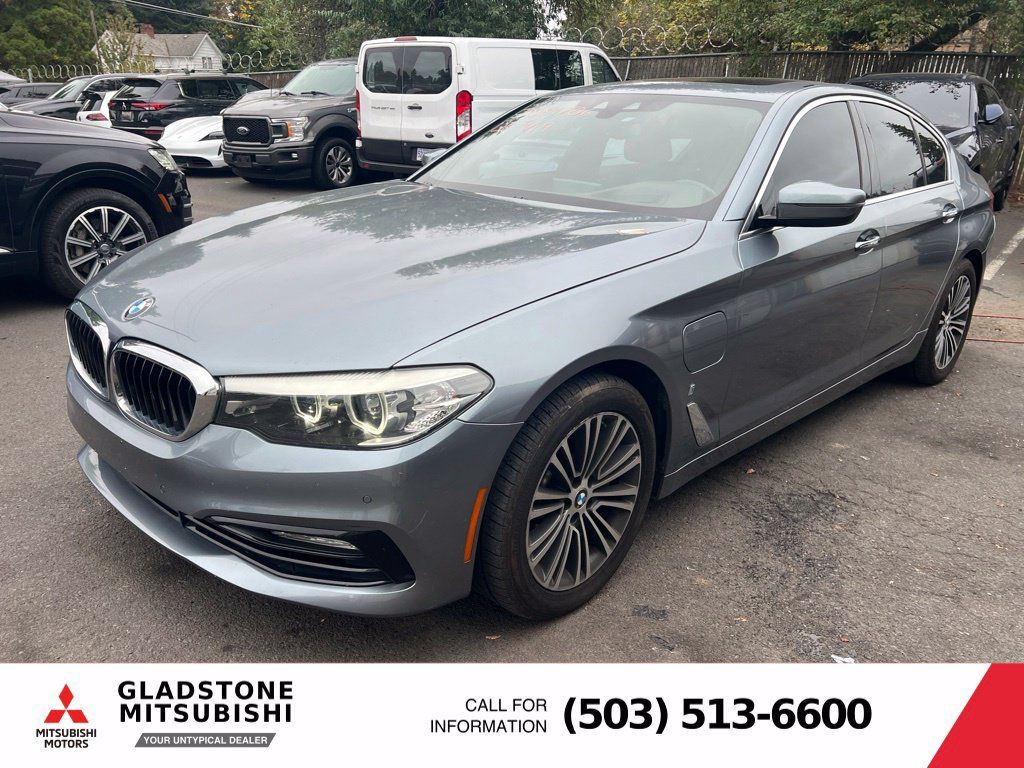 Used 2018 BMW 530e xDrive AWD/4WD image 2