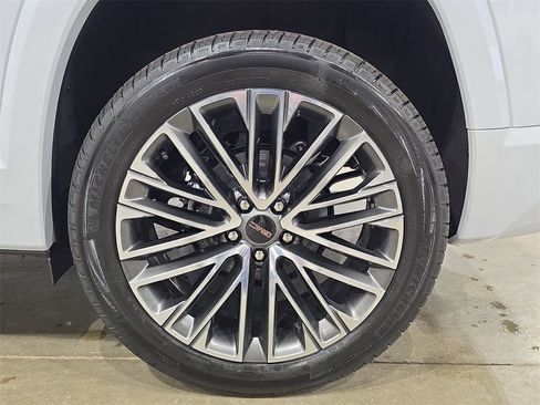 New 2026 GMC Terrain Denali w/ LPO, Black Badging Package image 33