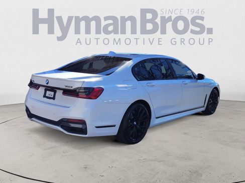 Used 2022 BMW 750i xDrive w/ Executive Package image 3