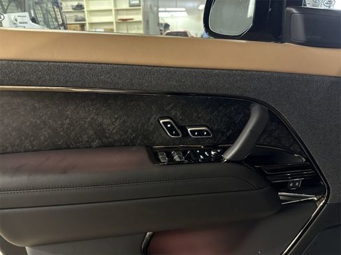 Used 2025 Land Rover Range Rover Sport Autobiography image 14