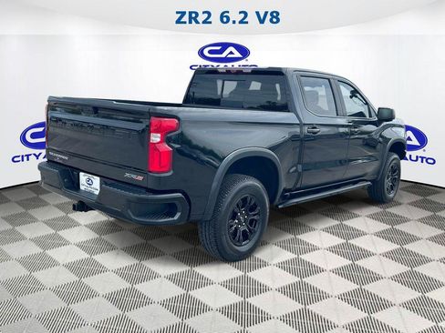 Used 2022 Chevrolet Silverado 1500 ZR2 w/ Technology Package AWD/4WD image 3