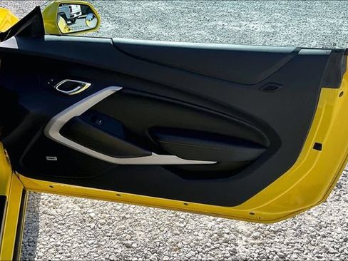Used 2018 Chevrolet Camaro LT RWD image 21