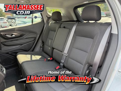 Used 2024 GMC Terrain SLE AWD/4WD image 26