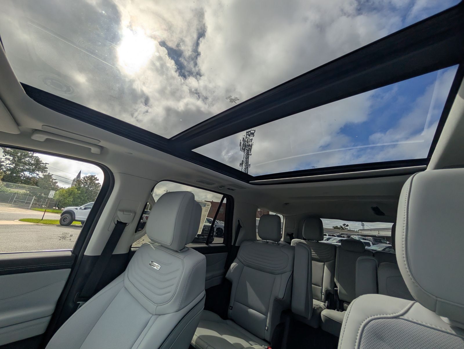 New 2027 Ford Expedition Platinum w/ Platinum Ultimate Package AWD/4WD image 16