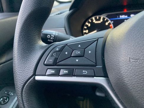 Used 2025 Nissan Altima 2.5 SV FWD image 14