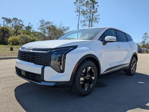 New 2026 Kia Sportage LX FWD image 9