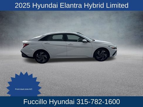 Used 2025 Hyundai Elantra Limited image 4
