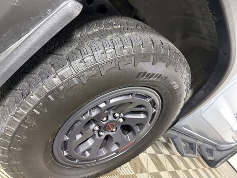 Used 2025 Nissan Frontier PRO-4X AWD/4WD image 35