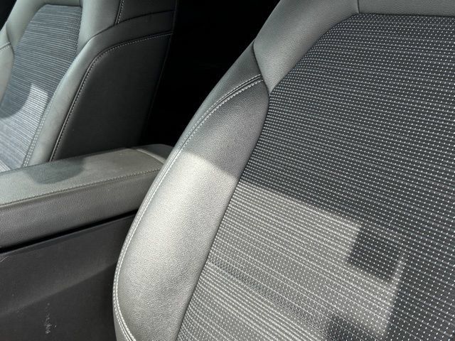 Used 2024 Buick Envista Sport Touring w/ Convenience I Package FWD image 32