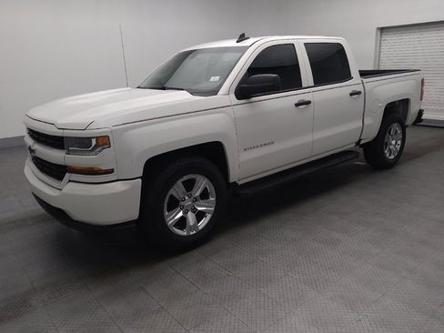 Used 2018 Chevrolet Silverado 1500 Custom w/ Custom Value Package image 2