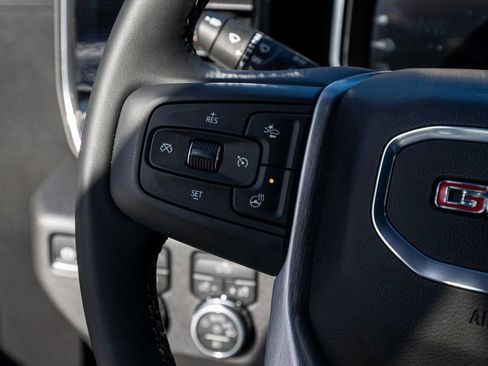 Used 2026 GMC Sierra 1500 Elevation image 21