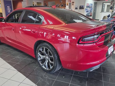 Used 2015 Dodge Charger SXT w/ Plus Group image 8