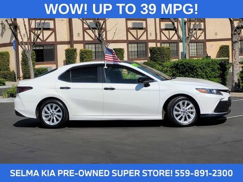 Used 2021 Toyota Camry LE image 4