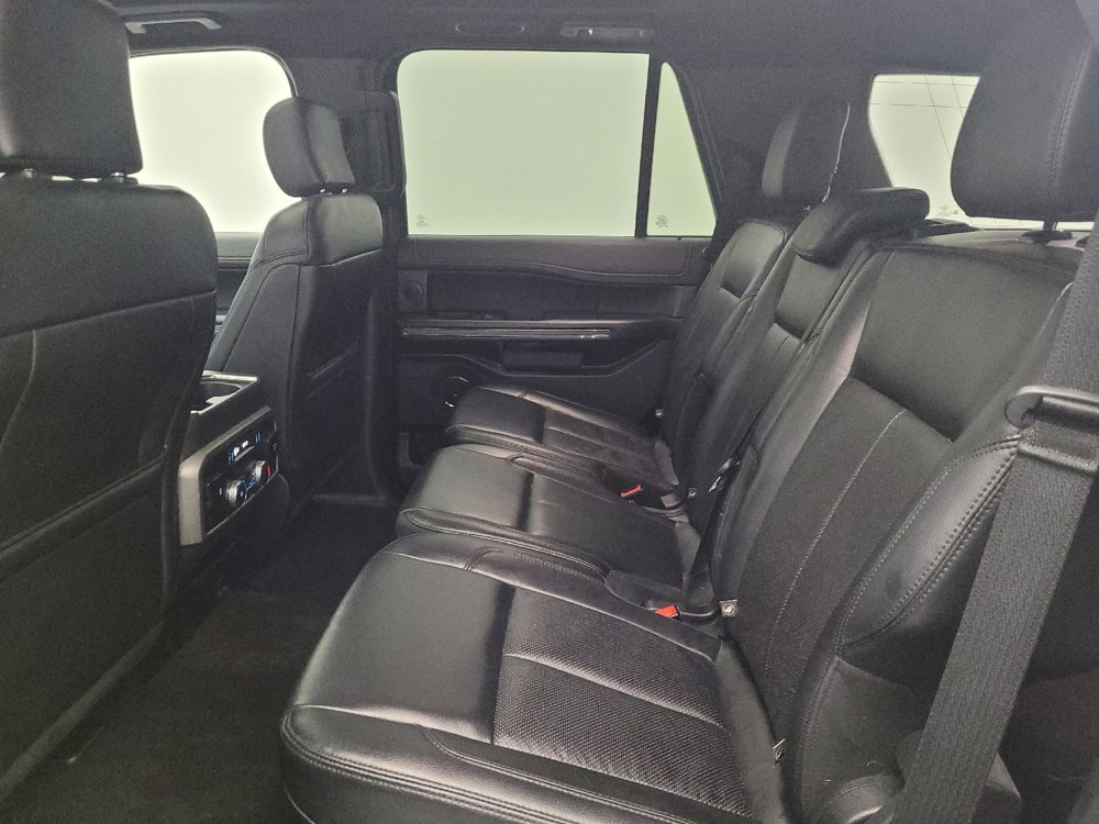 Used 2019 Ford Expedition XLT w/ Equipment Group 202A RWD image 18