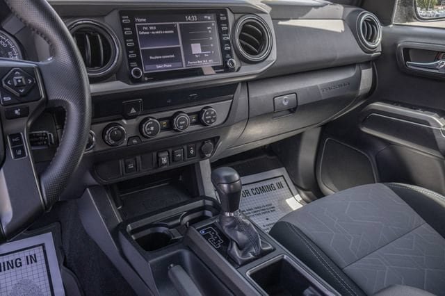 Used 2020 Toyota Tacoma TRD Off-Road AWD/4WD image 19