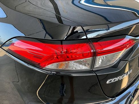 Used 2023 Toyota Corolla LE FWD image 29