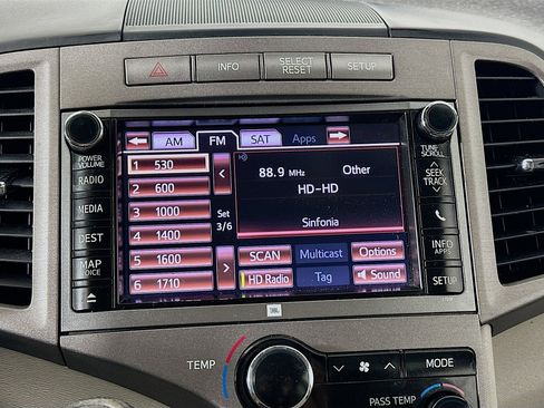 Used 2013 Toyota Venza Limited image 19