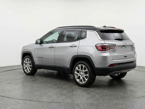 Used 2025 Jeep Compass Limited AWD/4WD image 6