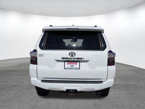 Used 2022 Toyota 4Runner SR5 Premium w/ Moonroof Package image 5