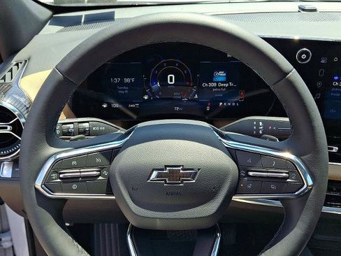 New 2026 Chevrolet Equinox ACTIV w/ Convenience Package III AWD/4WD image 11