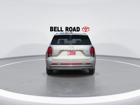 Used 2024 Hyundai Palisade Calligraphy image 8