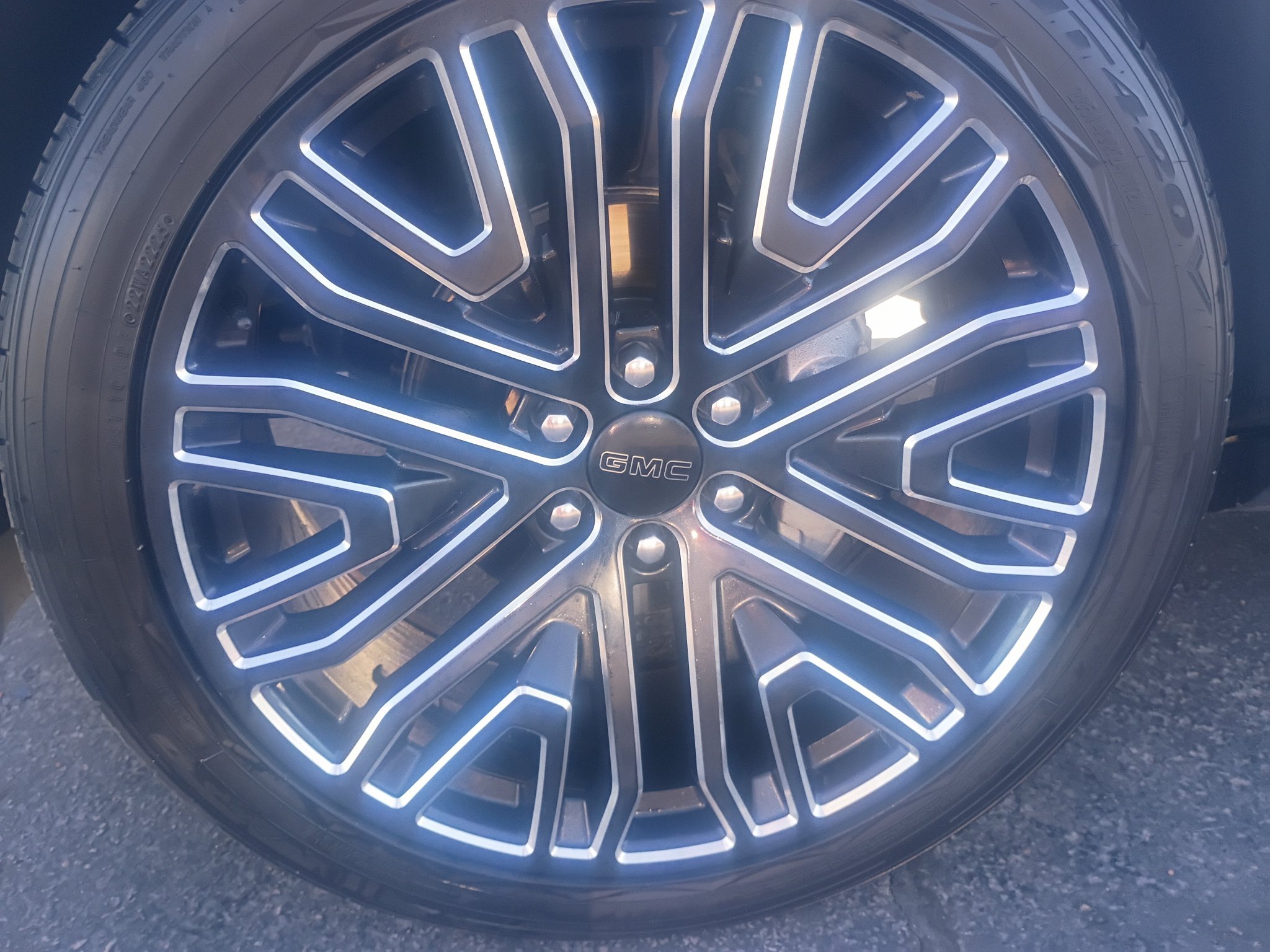 Used 2026 GMC Yukon XL Denali w/ Sun & Power Step Package AWD/4WD image 21