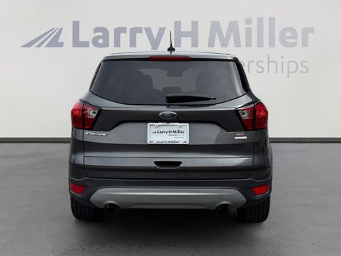 Used 2019 Ford Escape SE FWD image 4