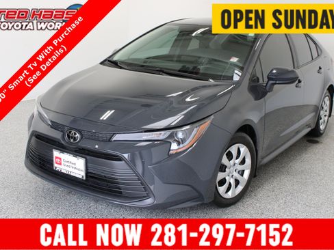 Used 2025 Toyota Corolla LE FWD image 1