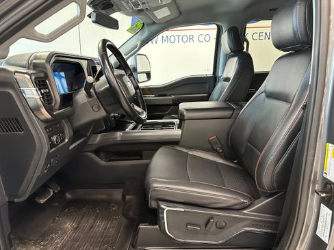 Used 2023 Ford F250 Lariat w/ Chrome Package image 11