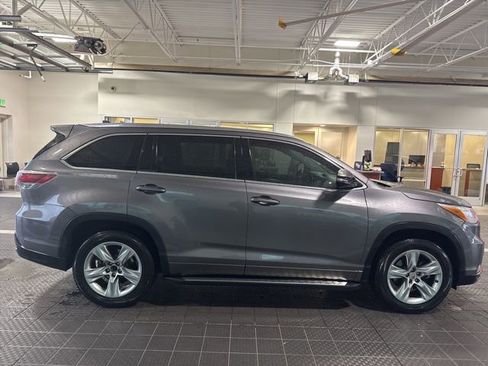 Used 2016 Toyota Highlander Limited image 9