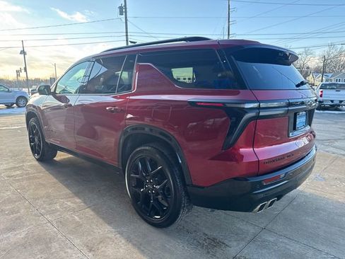 Used 2024 Chevrolet Traverse RS image 8