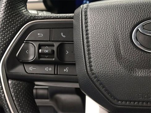 Used 2024 Toyota Tacoma TRD Off-Road image 23