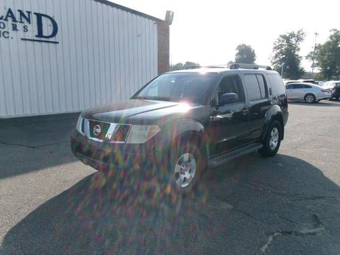 Used 2007 Nissan Pathfinder SE RWD image 2
