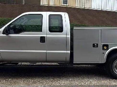 Used 2015 Ford F250 XL AWD/4WD image 2
