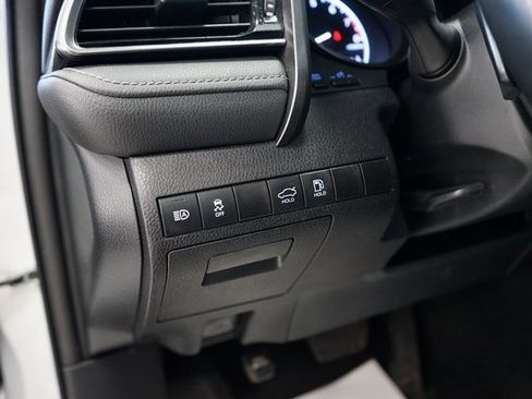 Used 2022 Toyota Camry SE image 27