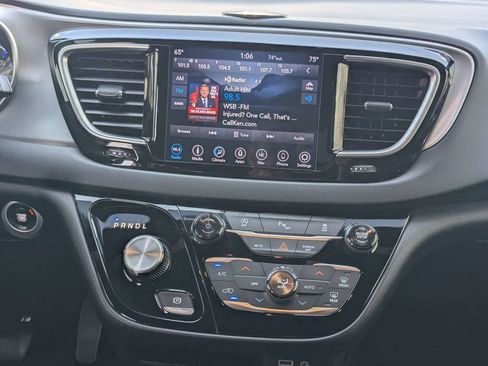 Used 2018 Chrysler Pacifica Touring Plus w/ S Appearance Package image 20