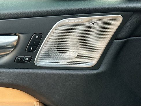 Used 2022 Volvo XC60 B6 Inscription w/ Advanced Package image 20