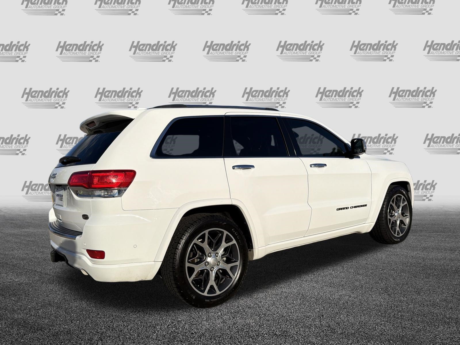 Used 2020 Jeep Grand Cherokee Overland AWD/4WD image 10