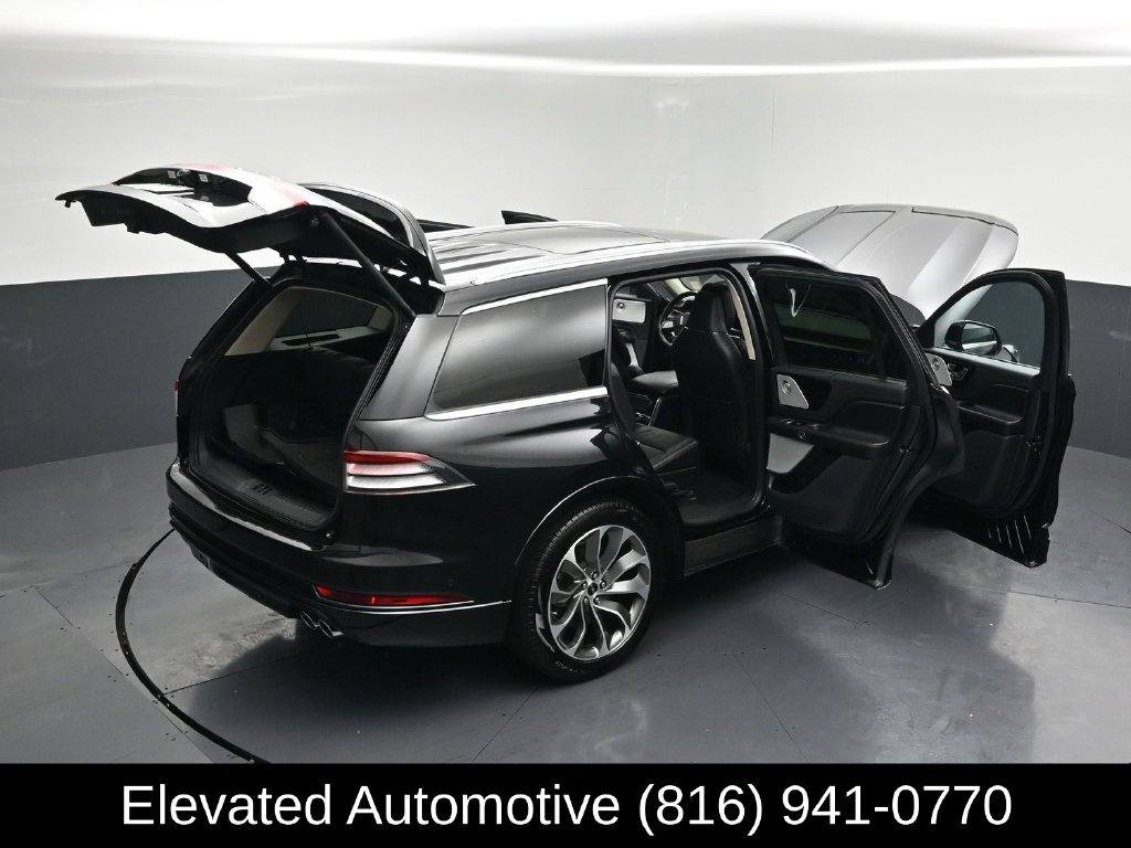 Used 2023 Lincoln Aviator Grand Touring w/ Equipment Group 301A AWD/4WD image 39