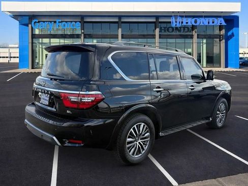 Used 2023 Nissan Armada SL w/ Captain's Chairs Package image 2