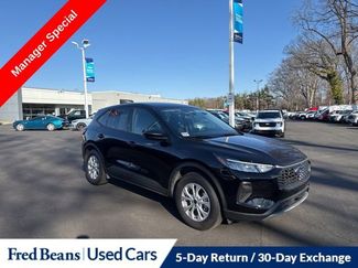 Used 2025 Ford Escape Active w/ Cold Weather Package AWD/4WD video 1