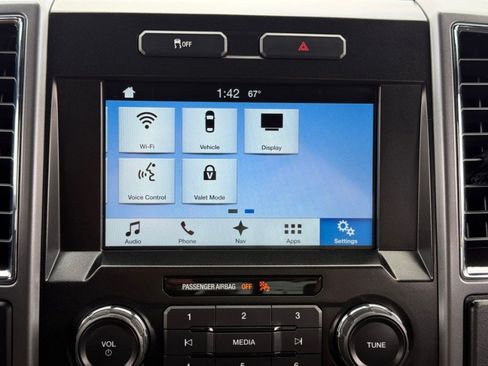 Used 2016 Ford F150 XLT w/ Equipment Group 302A Luxury AWD/4WD image 16