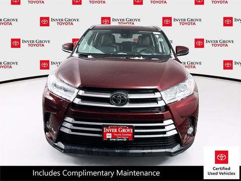 Used 2017 Toyota Highlander XLE image 2