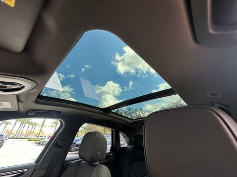 Certified 2023 Porsche Macan image 24